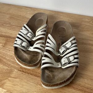 listing-status-banner